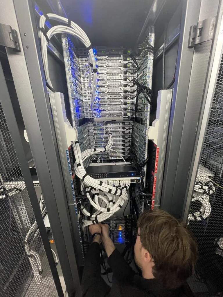 Upgrade: pojďte s námi do srdce datového centra